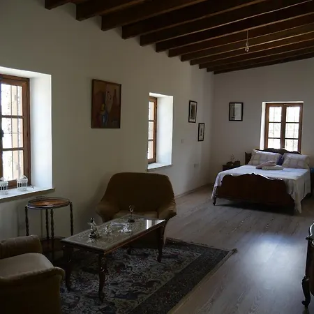 וילה Century House Nisou